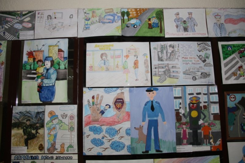 Дети нарисовали новосибирскую полицию