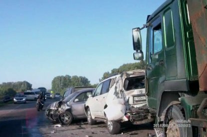 Более десятка машин попали в массовое ДТП под Новосибирском