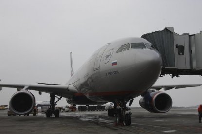 Самолет вынужденно сел в «Толмачево» из-за смерти пассажирки