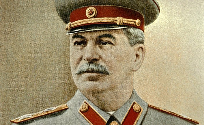 Локоть предложил активистам самим поставить бюст Сталина