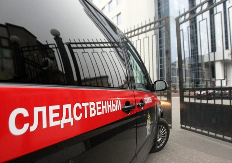 Женщину нашли зарезанной возле ее автомобиля в Новосибирске