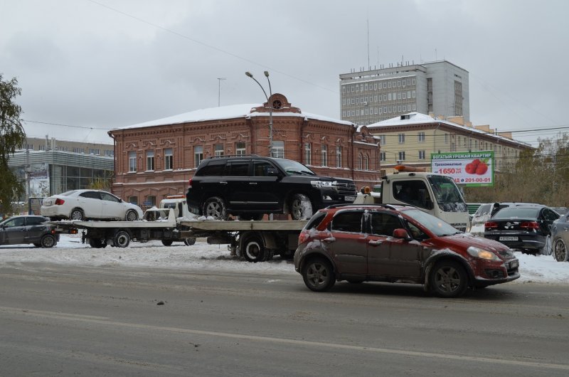 Правила эвакуации автомобилей изменили в Новосибирске