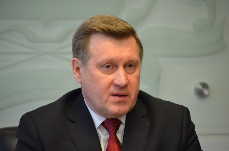Локоть объяснил закупку мебели на 1,6 миллиона рублей