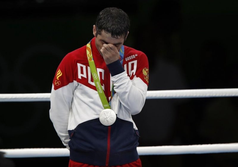 Новосибирского боксера Алояна лишают медали Олимпиады
