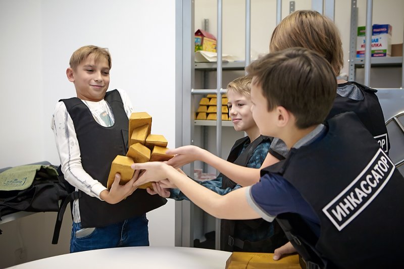 Банк для детей открыли в Новосибирске