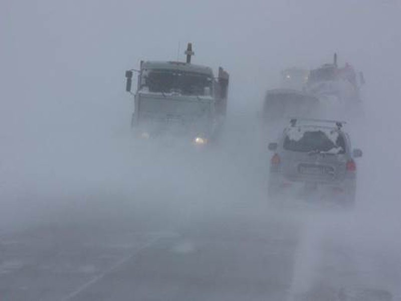 Федеральные трассы закрыли из-за снежной бури