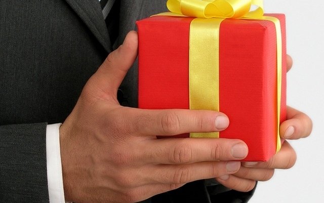 СК напомнил чиновникам о новогодних подарках