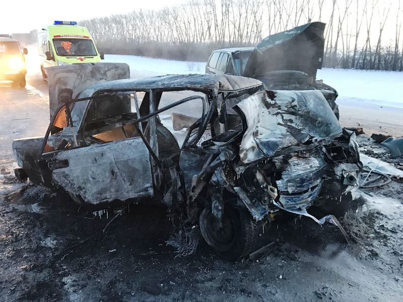 Три человека погибли в лобовом ДТП под Новосибирском