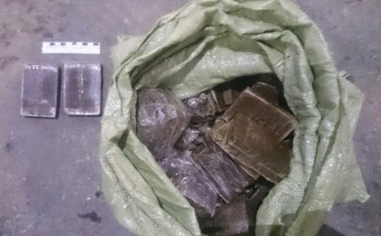 Дилеры прятали от полиции 22 килограмма наркотиков