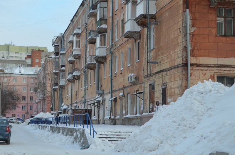 Новосибирцы жалуются на плохую уборку дворов от снега