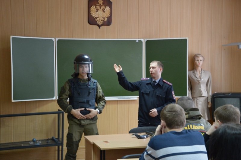 Студентов познакомили с работой полиции в Новосибирске