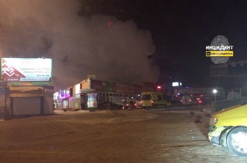 Пожарные спасли мужчину из горящего кафе
