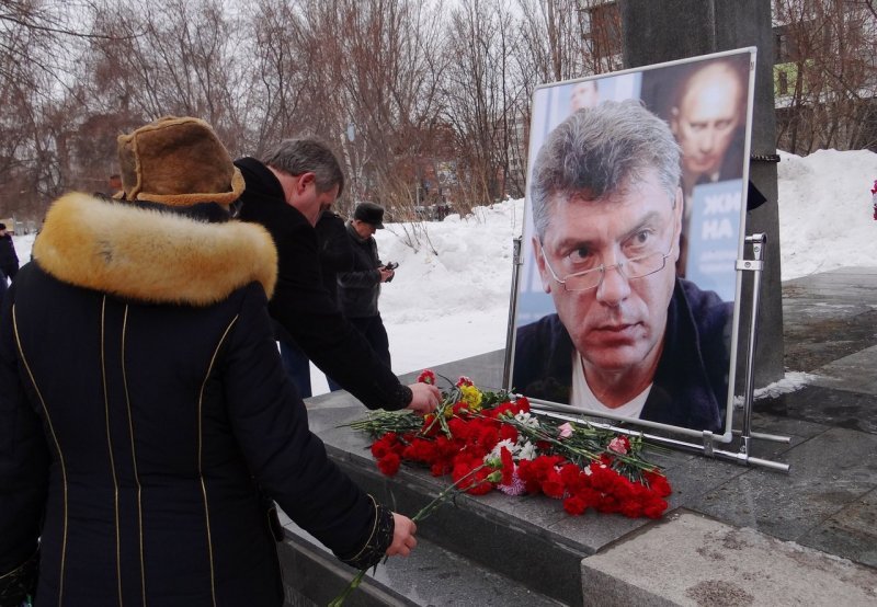 Новосибирцы почтили память убитого Бориса Немцова