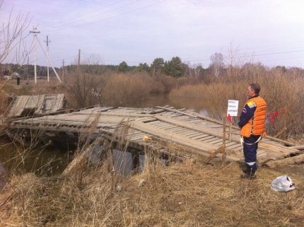 Вода унесла мужчину с дамбы в Новосибирской области