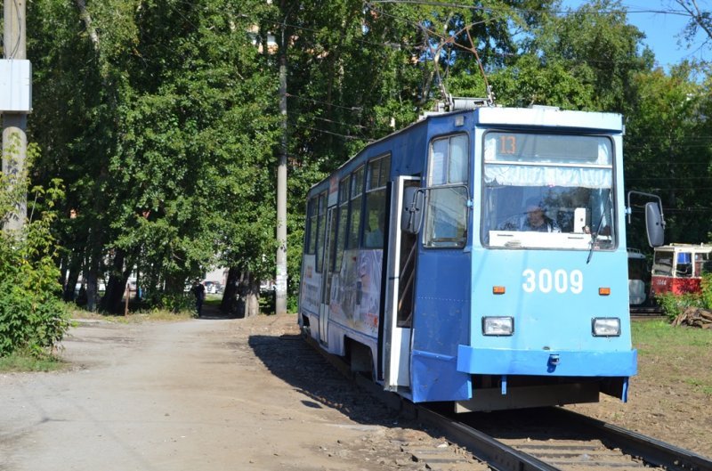 Неизвестные разукрасили трамваи маршрута №13