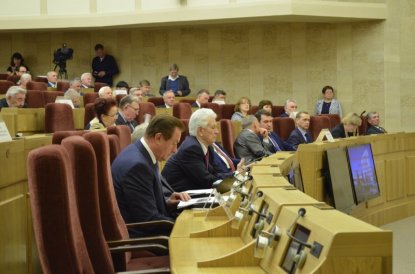 Новосибирские депутаты пожелали стать примером для других
