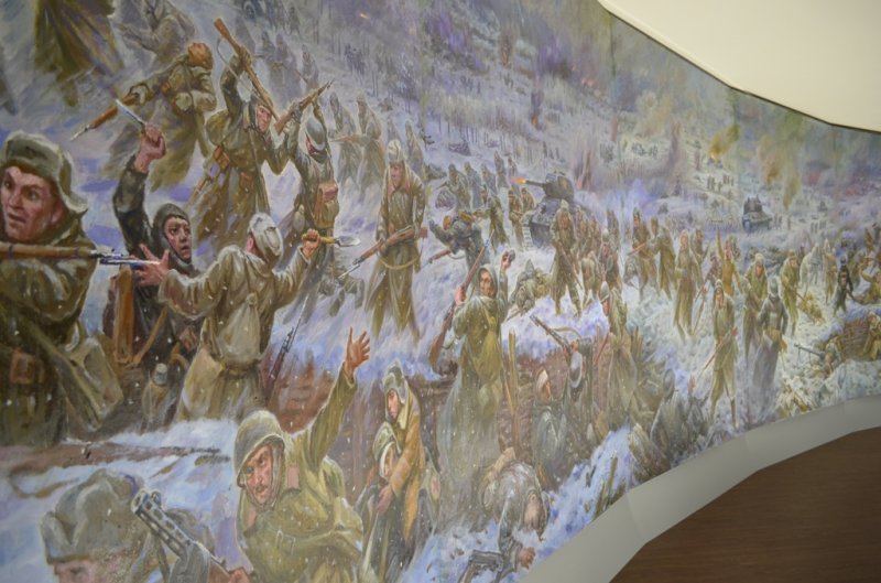 Ветеран написал десятиметровую картину о битве за Родину