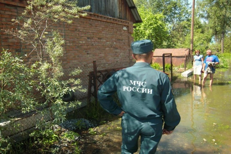 Паводок добрался до восьми садовых участков в Новосибирске