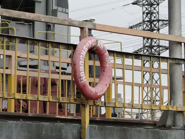 Стройка возле Новосибирской ГЭС угрожает безопасности людей