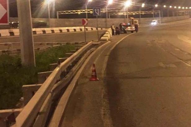 Мотоциклист влетел отбойник на Бугринском мосту