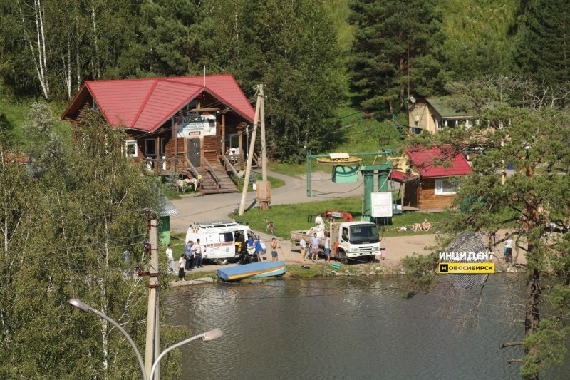 Молодой мужчина утонул в озере под Новосибирском