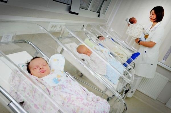 Рождаемость падает в Новосибирской области