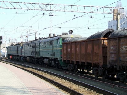 Грузовой поезд переехал ремонтника в Новосибирске 