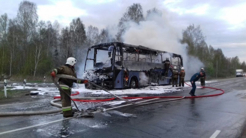 Автобус сгорел на трассе в Новосибирской области