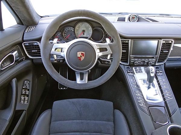 Убийство владельца Porsche Panamera раскрыли в Новосибирске