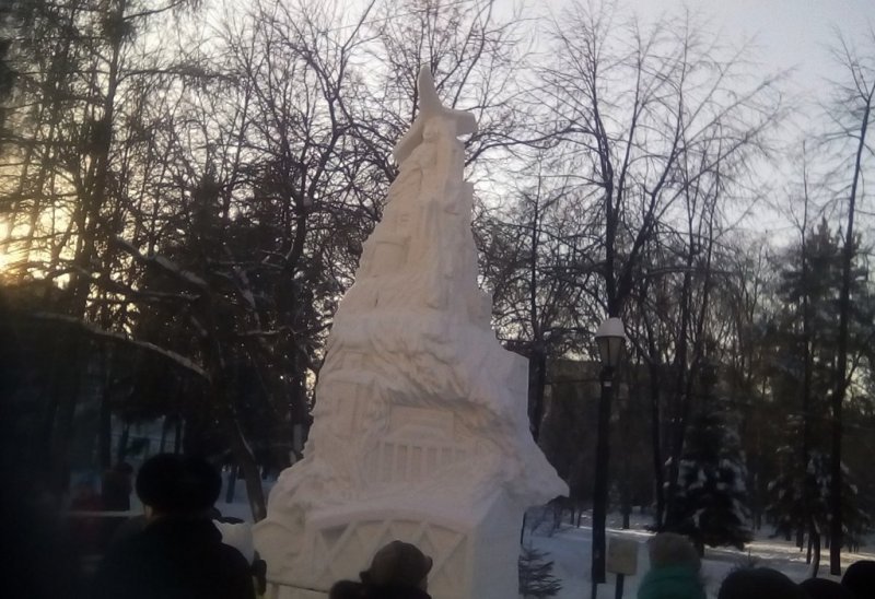 Су-34 и Оперный получили приз на фестивале снежных скульптур
