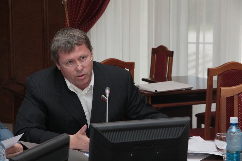 Бизнесмен банкротит депутата новосибирского Заксобрания