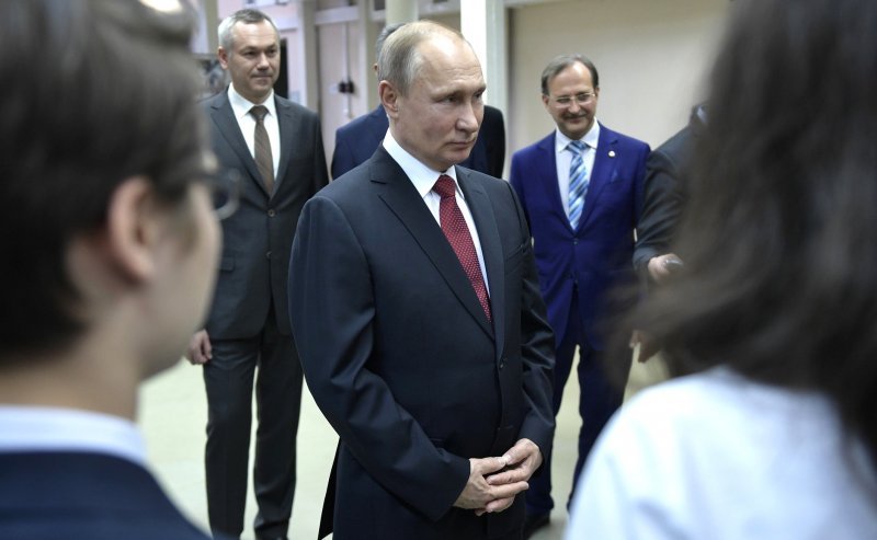 Владимир Путин приехал в Академгородок (онлайн)