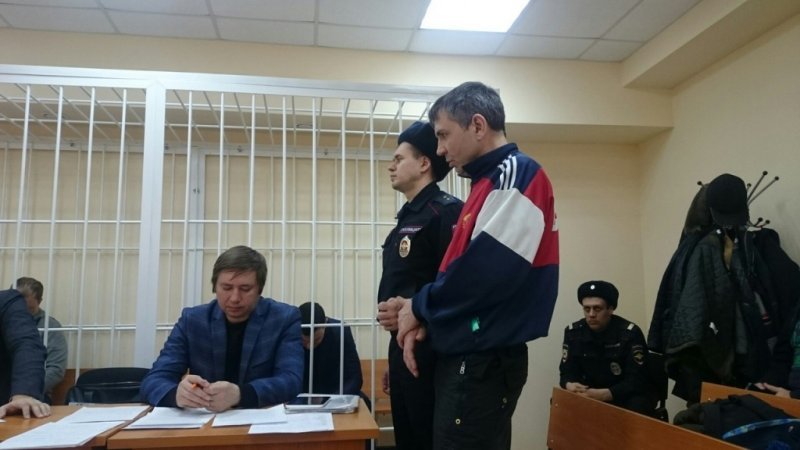 Мужчина получил срок за поджог приемной депутата