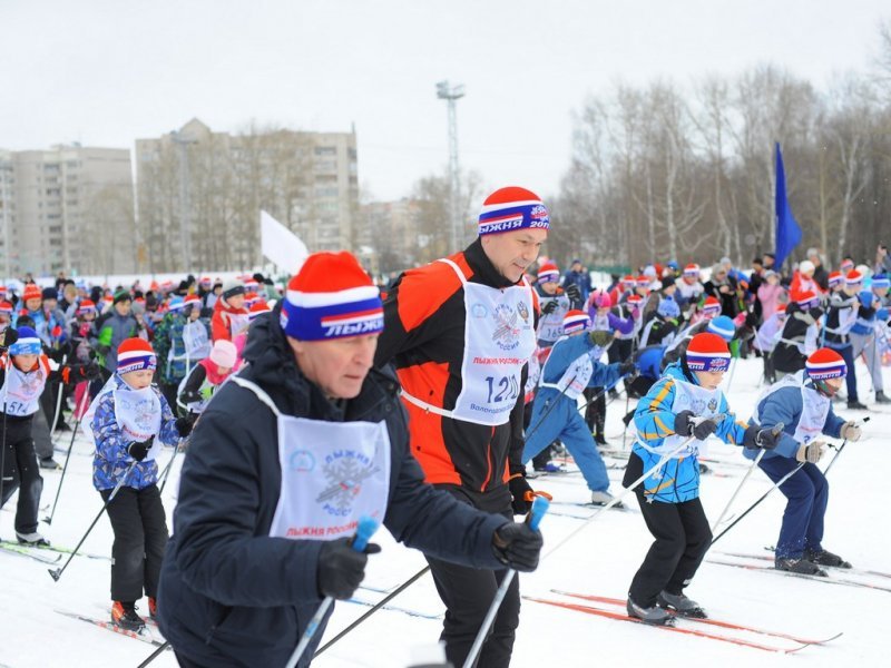 Травников пробежал по «Лыжне России» вместе с новосибирцами