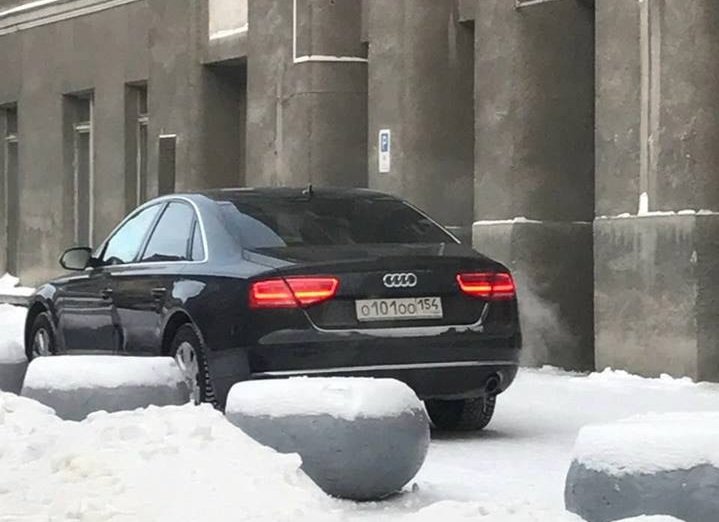 Машина Анатолия Локтя попала в ДТП