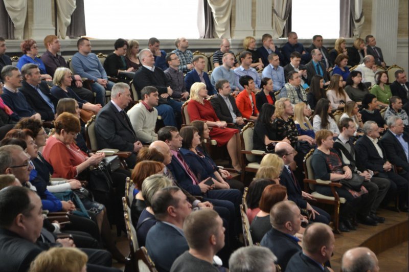 Коммунальщиков наградили в Новосибирской области