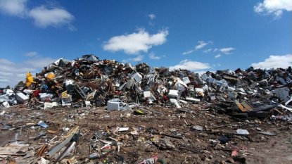 Спор о мусорном заводе: депутат разбил лицо главе сельсовета 