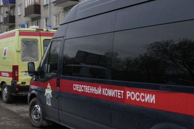 Мужчина сорвался с крыши многоэтажки под Новосибирском