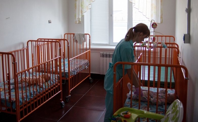 Жителей Новосибирска призвали подарить детям день заботы