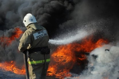 Пожарные спасли шестерых человек из горящего дома