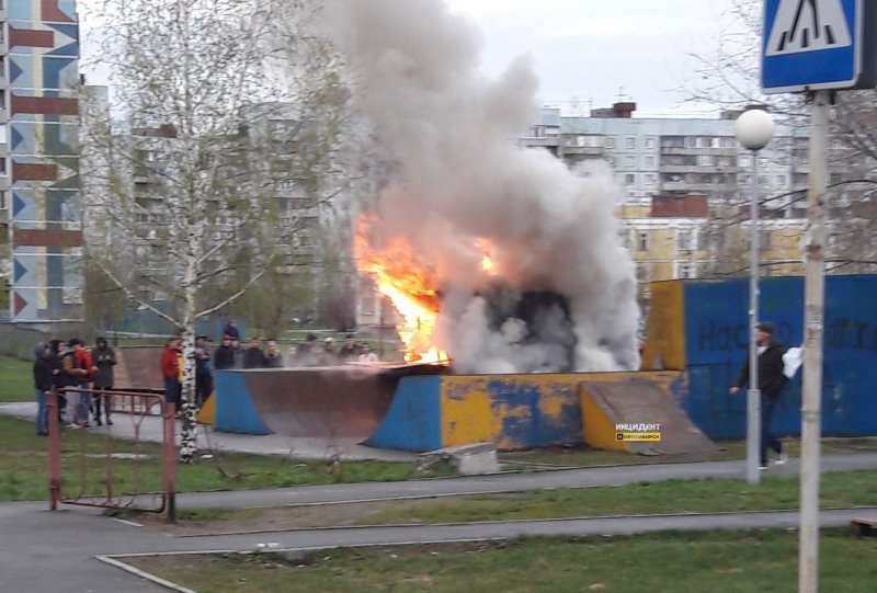Пожар уничтожил часть скейт-парка в «Родниках»