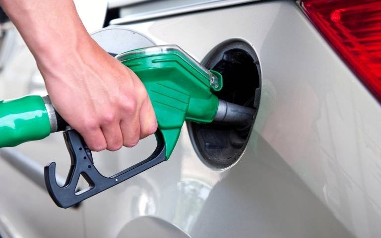 Бензин подорожал в Новосибирске почти на 2 рубля за полмесяца