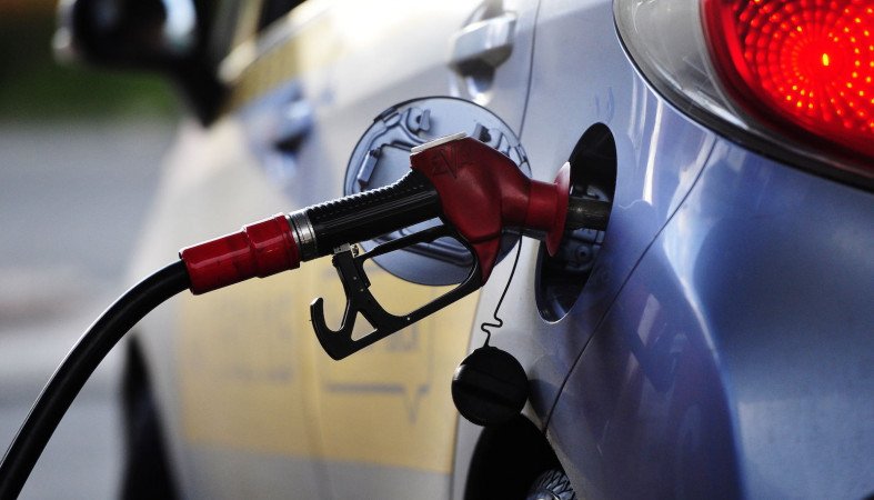 Цены на бензин пошли на спад в Новосибирске