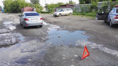Новосибирец засудил администрацию района за яму на дороге