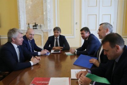 Министр спорта обсудил с Травниковым новый ЛДС