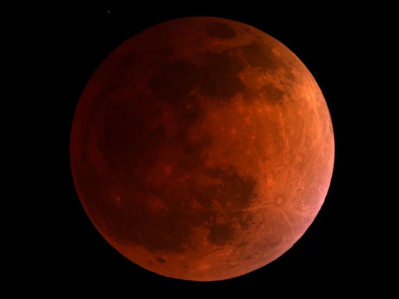 Новосибирцы смогут увидеть полное лунное затмение