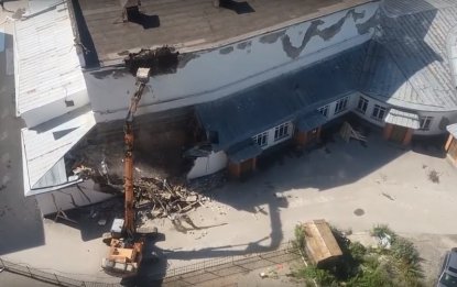Власти пригрозили судом владельцу «Металлиста» за снос здания
