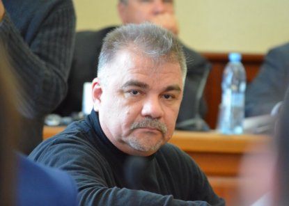 Депутату-единороссу отказали в защите в споре с коммунистом