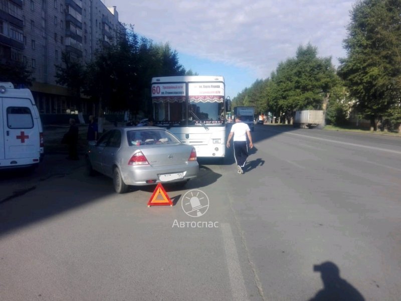 Пассажиры автобуса №60 пострадали в ДТП на Титова