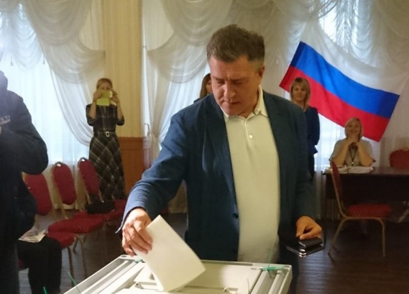 Спикер Заксобрания проголосовал в Бердске